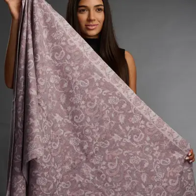 Șal damă din cașmir și lână roz pudrat cu model floral