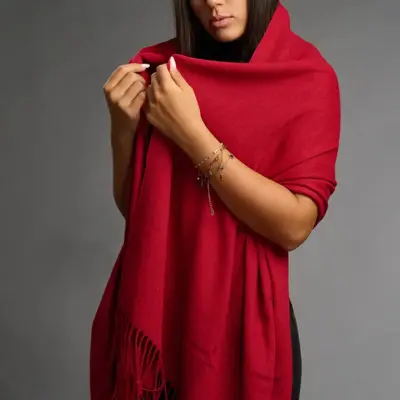 Șal damă din cașmir și lână roșu aprins – Pure Red Șal damă din cașmir și lână roșu aprins – Pure Red
