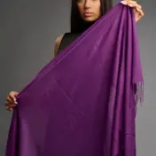 Șal damă din cașmir și lână violet intens – Pure Plum