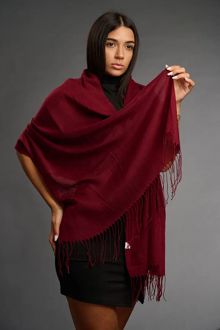 Șal damă din cașmir și lână bordo închis – Pure Burgundy Șal damă din cașmir și lână bordo închis – Pure Burgundy