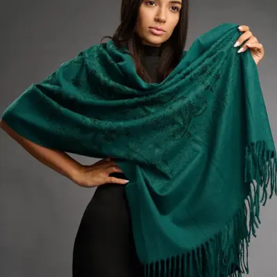 Șal damă verde smarald din cașmir și lână cu broderie ton pe ton