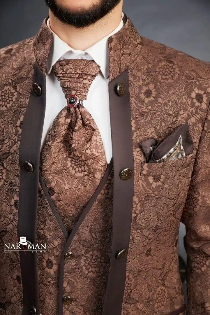 67CTM-costum-elegant-barbati-maro-tunica-brocart-floral-narman-2 67CTM-costum-elegant-barbati-maro-tunica-brocart-floral-narman-2