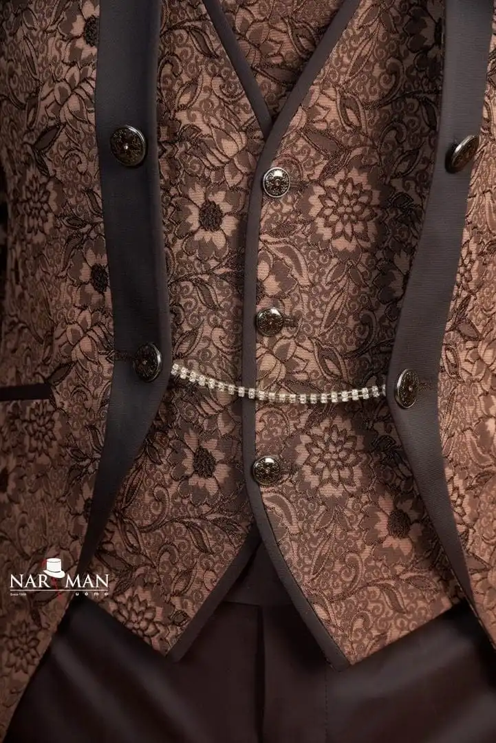 67CTM-costum-elegant-barbati-maro-tunica-brocart-floral-narman-3 67CTM-costum-elegant-barbati-maro-tunica-brocart-floral-narman-3