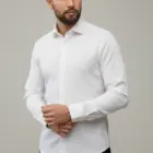 Cămașă albă premium pentru bărbați, realizată din 97% bumbac și 3% elastan, cu croială Slim Fit, guler Button Down și mânecă lungă, ideală pentru costume, nunți, business și evenimente elegante.