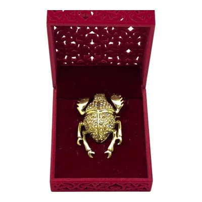 Broșă Scarabeu Aurie cu Cristale Strălucitoare (BA02)