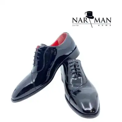 Pantofi eleganți bărbați Narman – Piele lăcuită negru cu șiret, talpă și interior roșu -  PE82
