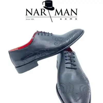 Pantofi eleganți bărbătești Narman – Piele semilăcuită negru cu șiret, design laser, talpă și interior roșu - PE89