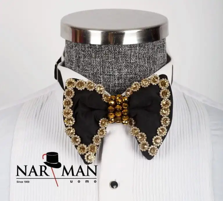 Eleganța și Rafinamentul Costumelor Narman
