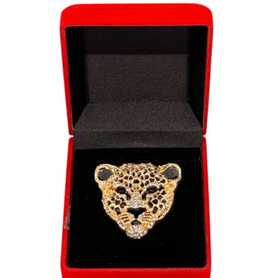 Broșă Aurie cu Cap de Leopard – Accesoriu Handmade din Oțel Inoxidabil, Eleganță și Stil (BA35)