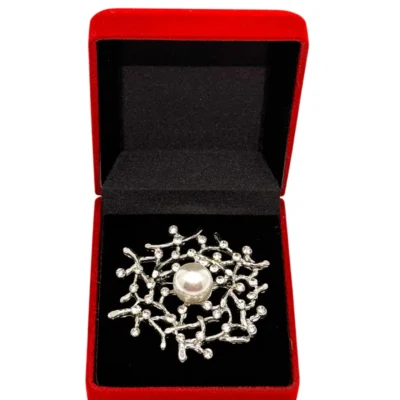 Broșă Ramuri cu Perlă – Accesoriu Handmade Elegant (BA45)