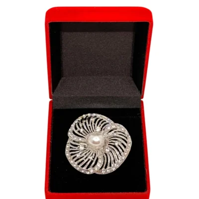 Broșă Perla Imperială – Accesoriu Handmade din Oțel Inoxidabil (BA47)