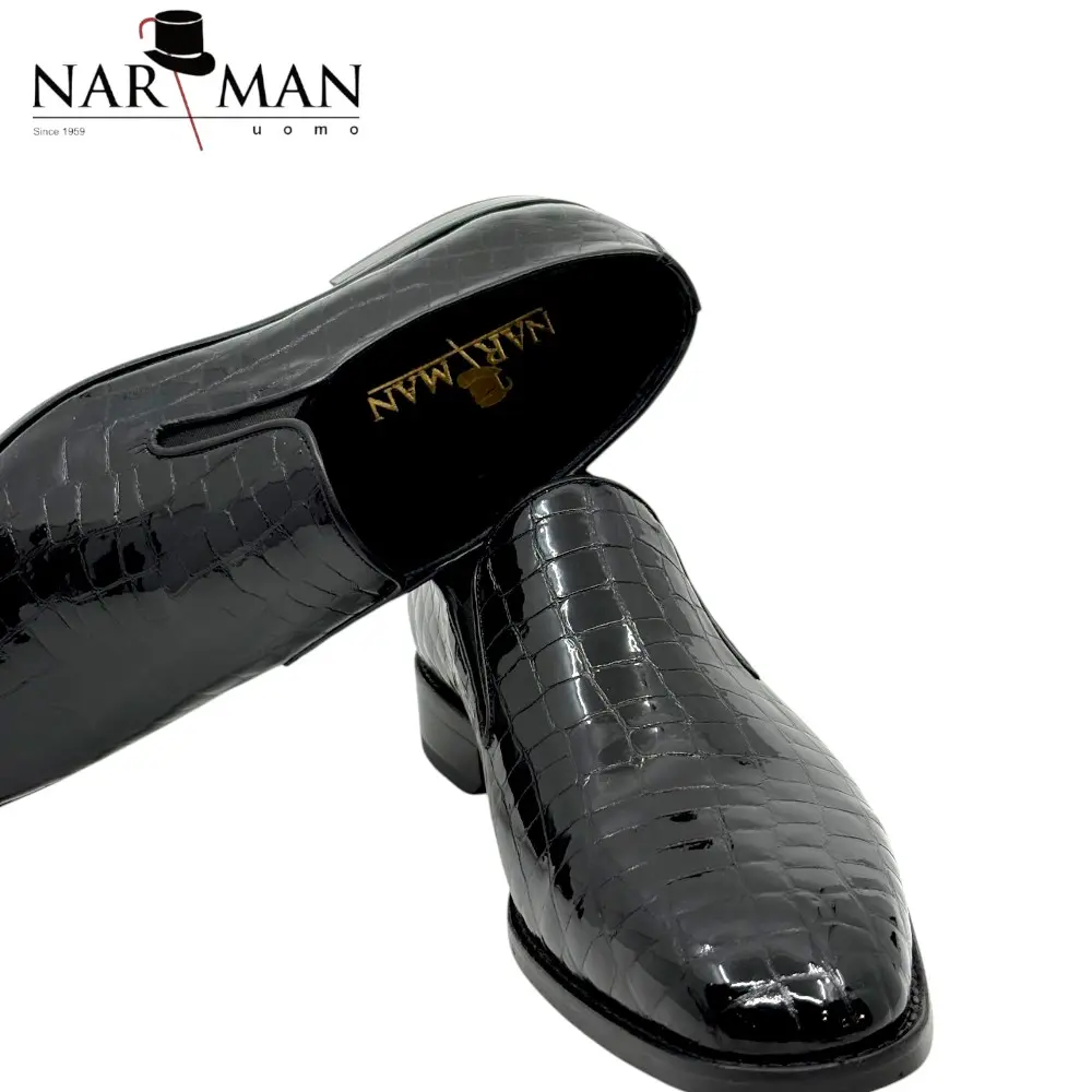 Pantofi Eleganți pentru Bărbați din Piele Lăcuită Neagră, Textură Croco, Fără Șiret Pantofi Eleganți pentru Bărbați din Piele Lăcuită Neagră, Textură Croco, Fără Șiret