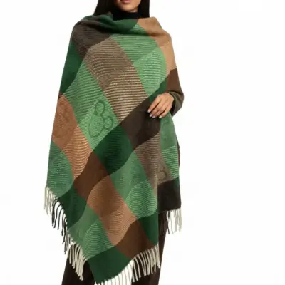 Șal elegant de damă verde smarald-camel din cașmir și lână, Model Character
