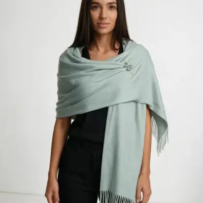 Șal elegant damă bleu pastel din cașmir și lână, model uni