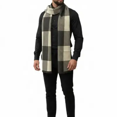 Fular bărbătesc din cașmir și lână negru-crem, cu model geometric în carouri Geometric Elegance