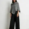 Șal triunghiular damă gri închis din cașmir și lână, stil poncho