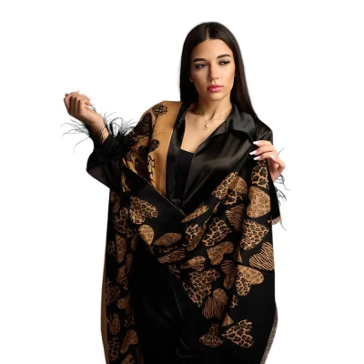 Șal Elegant din Lână și Cașmir – Model Inimi SLC240 (Negru cu Maro)