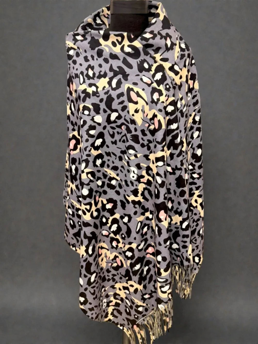 sal-gri-dama-animal-print-casmir sal-gri-dama-animal-print-casmir